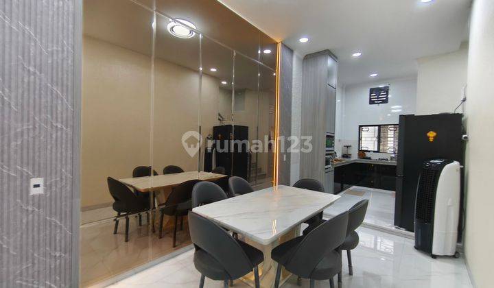 Dijual Rumah Furnished Komplek Brayan City Medan, Medan 2