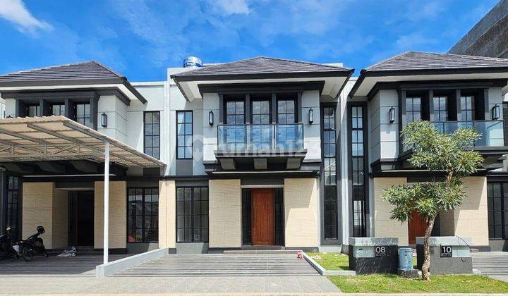 Dijual Villa  Komplek Citraland Medan, Singapore Of Medan Cluster Clarke Quay 1