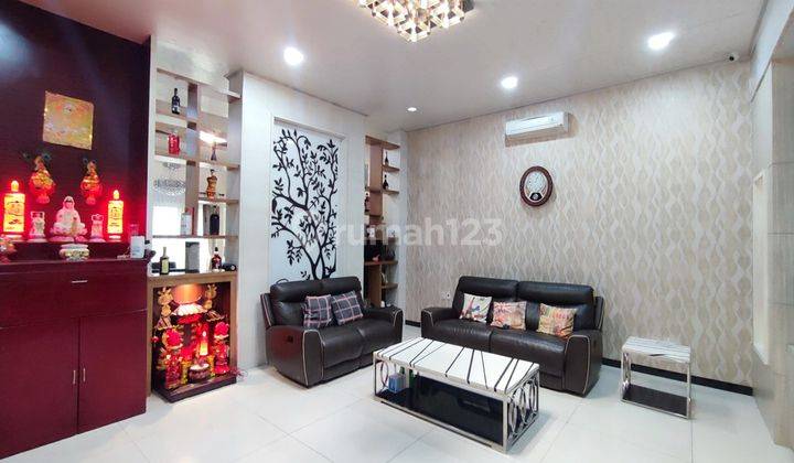 Dijual Villa 2 Lantai Furnished di Komplek Cemara Kuta, Jalan Nusa Dua, Medan Estate 1