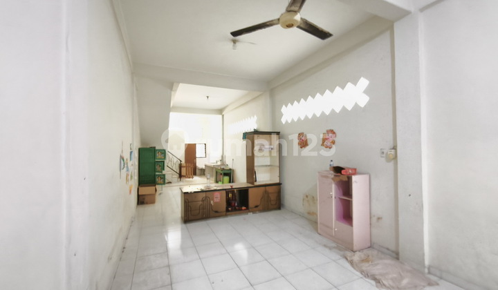 Disewakan Rumah 3 Tingkat Jalan Tulang Bawang Medan