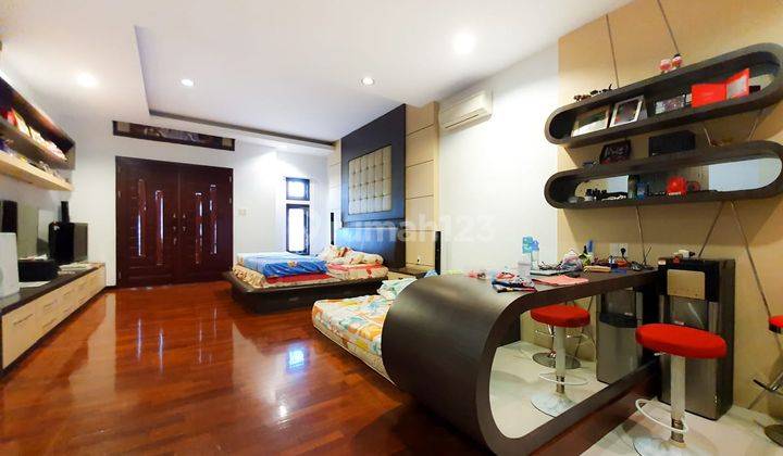 Villa Lux full furnished Jl.Kunyit - Iskandar Muda 2