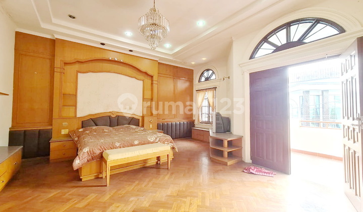 For Sale: Villa at Taman Polonia 4 Complex For Sale: Villa at Taman Polonia 4 Complex