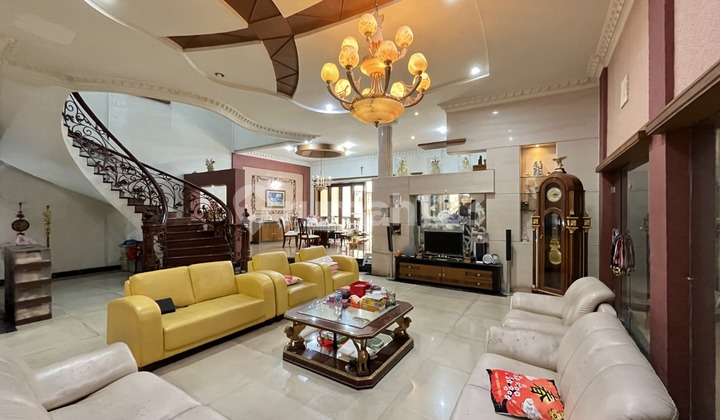 Dijual Villa di Komplek Grand Polonia Dijual Villa di Komplek Grand Polonia