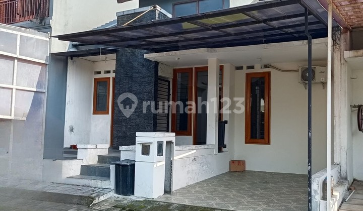 Rumah di Cluster Adora Permata Bintaro Sektor 9 Rumah di Cluster Adora Permata Bintaro Sektor 9