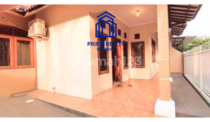 Corner House Inside Complex in Ciputat, South Tangerang 2