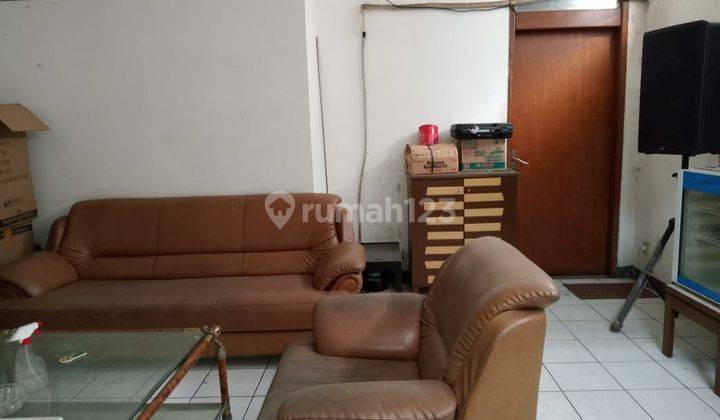 Ruko 3 lantai di belakang Pasar Baru 3
