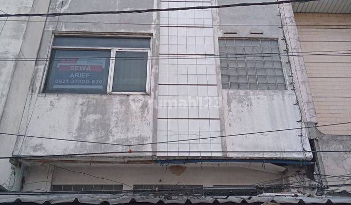 Ruko 3 lantai di belakang Pasar Baru 1