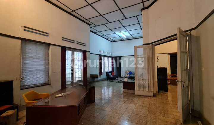 Rumah Sayap Dago cocok untuk Cafe / Kantor / Bank / Rumah makan /Tempat Kursus 9