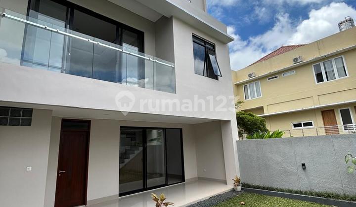 Rumah Baru Dago Minimalis Modern Dalam Cluster 2