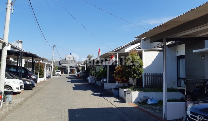 Gateway Pasteur House 24-Hour Security Suitable for Young Couples