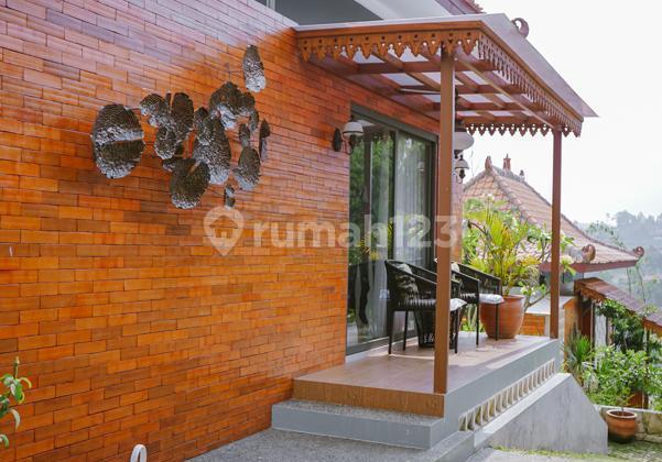 Lembang Dago Giri Villa Traditional Building with Swimming Pool Lembang Dago Giri Villa Traditional Building with Swimming Pool