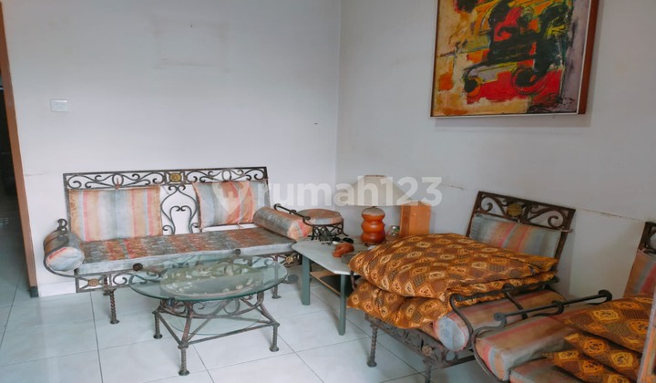 Rumah Lokasi Strategis Singgasana Pradana Mekarwangi Siap Huni  1