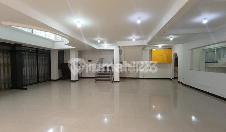 Commercial Space, 2-Story Shop House, Main Road Pasirkaliki, Strategic Location Commercial Space, 2-Story Shop House, Main Road Pasirkaliki, Strategic Location