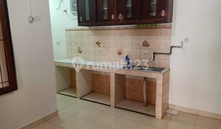 1 Story Cozy Unfurnished House in Upper Sariwangi