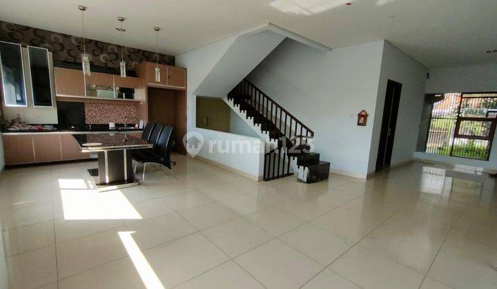 Rumah Nyaman Siap Huni Modern 2 Lantai Cipedes  1