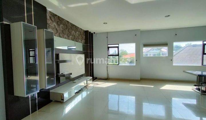 Rumah Nyaman Siap Huni Modern 2 Lantai Cipedes  2