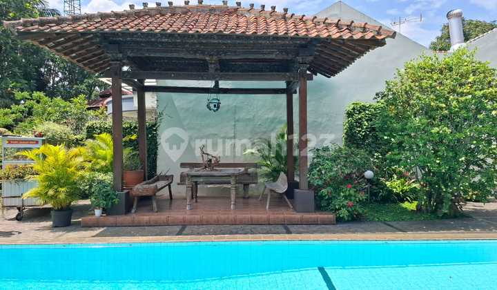 Vintage Cool and Spacious Luxury House in Beautiful Cipaku 2
