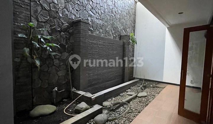 Rumah Setiabudi Regency 2 Lantai Unfurnished Siap Huni
