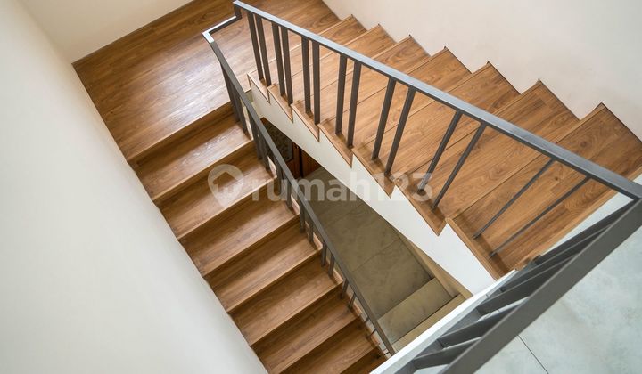 Rumah 2 Lantai Siap Huni di Mekar Wangi Bandung, Harga Nego 2