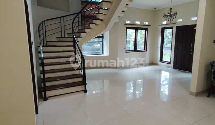 Luxury Furnished House in Batununggal
