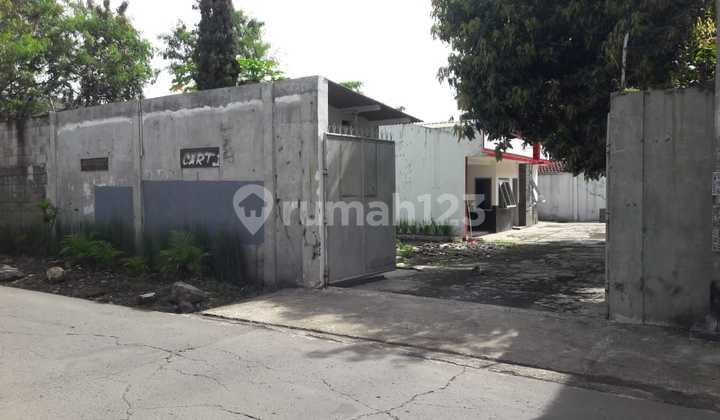 Gudang & Kantor Babakan Karees