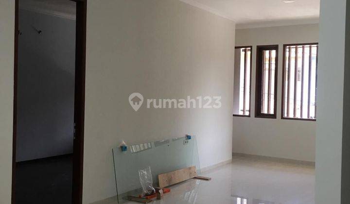 Rumah 2,5 Lantai Siap Huni Mekarwangi Bandung  2