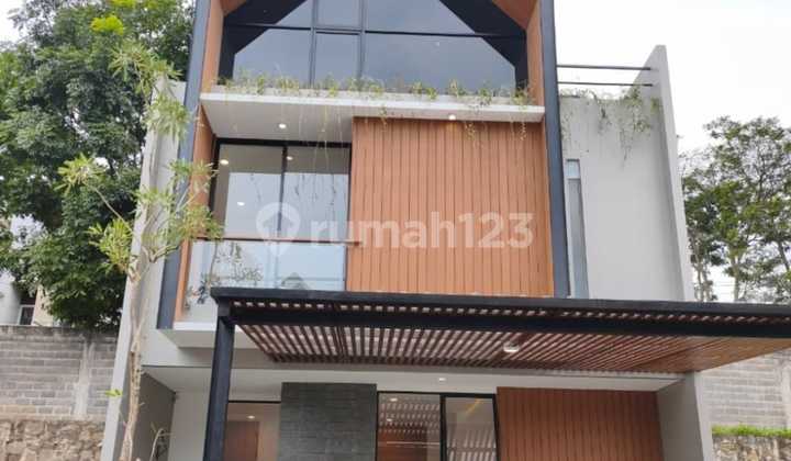 Luxury Riverside Residence House