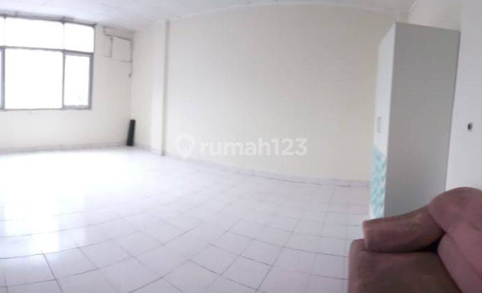 Disewa Rumah 4 Lantai Jalan Belakang Pasar, Otista, Pusat Kota