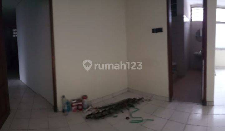 Disewa Rumah 4 Lantai Jalan Belakang Pasar, Otista, Pusat Kota 3