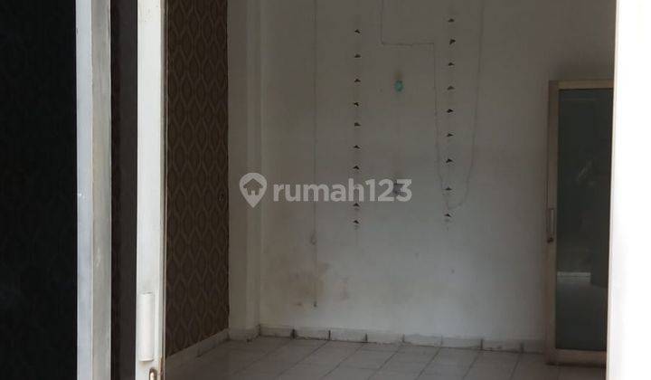 Disewa Rumah 4 Lantai Jalan Belakang Pasar, Otista, Pusat Kota 4