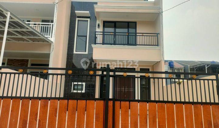 Rumah Baru minimalis dan Dua lantai di Citra Raya Tangerang