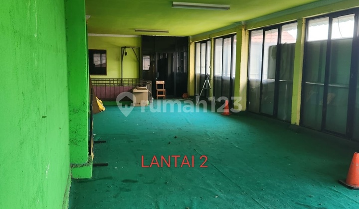 Warehouse Shophouse Wide Enough for 40ft Container and 2 Floors in Kaliabang, North Bekasi 2
