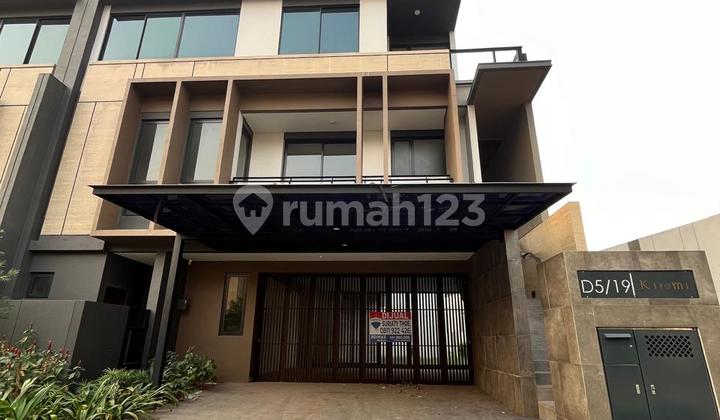 Corner House Zorra BSD Luxurious Ready to Occupy.