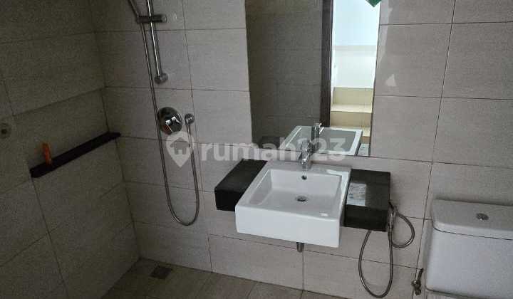 Disewakan Cepat Rumah Di Green Lake Cluster.asia Bagus Dan Murah