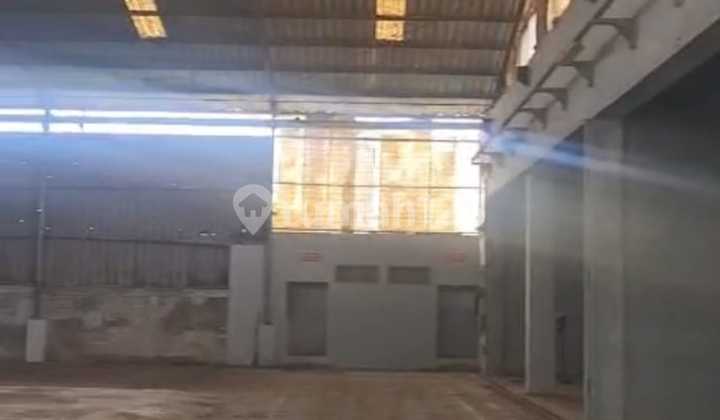 For Rent: Spacious Warehouse in Daan Mogot with 40 Feet Container Access, Parking Available in Front of the Warehouse For Rent: Spacious Warehouse in Daan Mogot with 40 Feet Container Access, Parking Available in Front of the Warehouse
