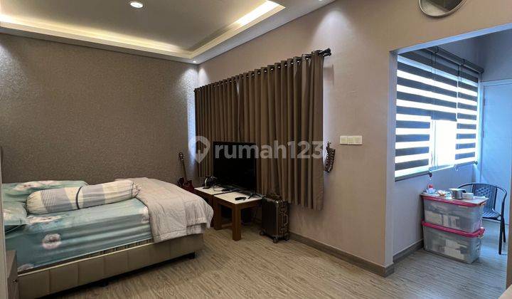 Harga Miring Rumah Mewah Semi Furnish Di Riviera Metland  2