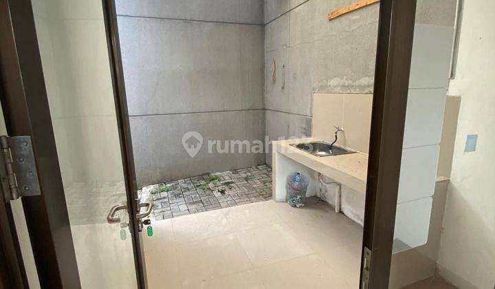 Rumah 1 M  Di Di Cluster Fortune Terrace Graha Raya 2