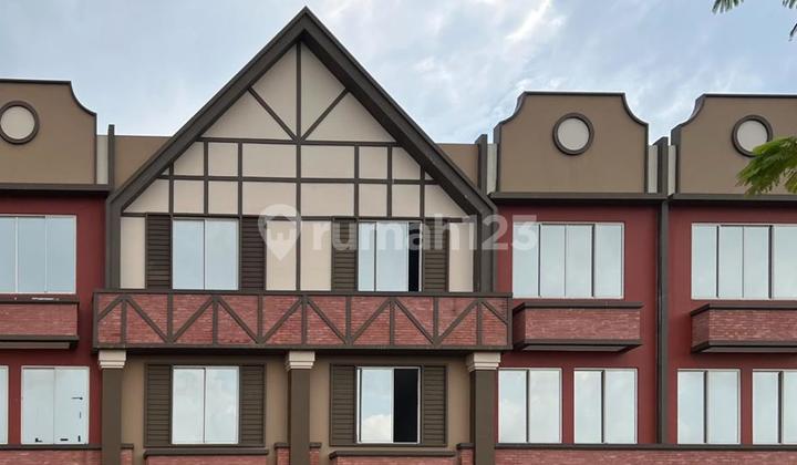 Luxury Shophouse in PIK 2 La Riviera Shophouse