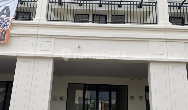 Brand New Shophouse in Gading Serpong, Strategic Location Brand New Shophouse in Gading Serpong, Strategic Location