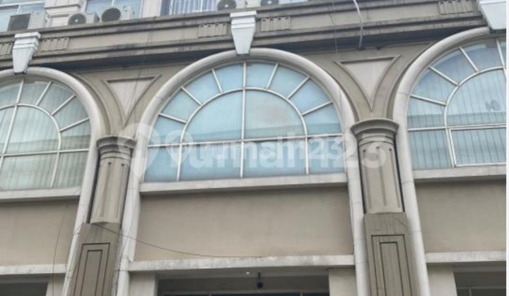 For Sale: Shop House Facing Boulevard Road, Green Lake City, Strategic Location, Affordable Price Only.