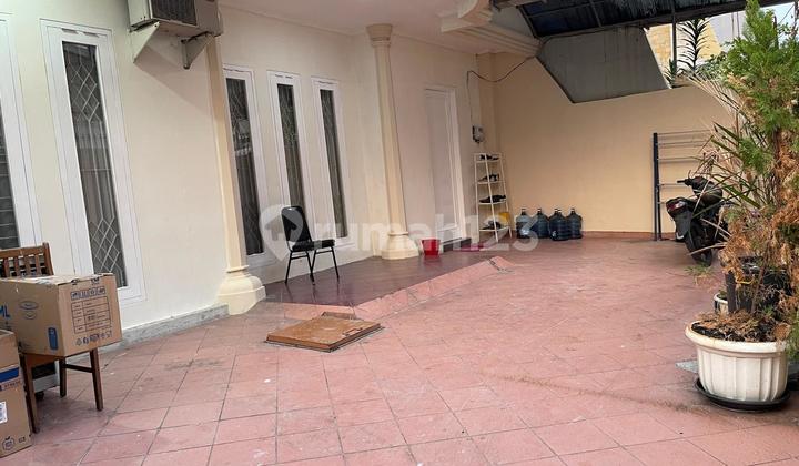 Rumah Mewah Di.jelambar Jak Bar Lokasi Strategis 