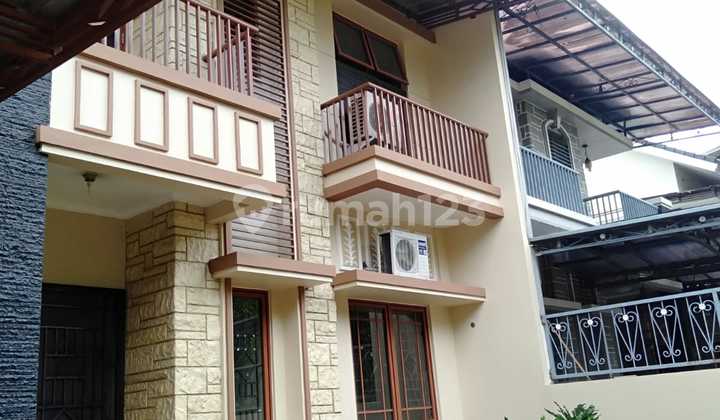 Disewa rumah 2 lantai diGrand wisata Bekasi  11