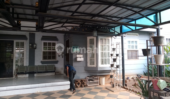 Di Jual Rumah Cantik Dekat dengan Pintu Tol Grand Wisata. 2