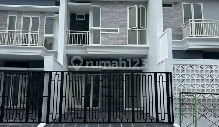 New 2-Story House Ready to Live In Modern Minimalist Design Close to Ubaya and Petra Nice House SHM in Jemursari 2