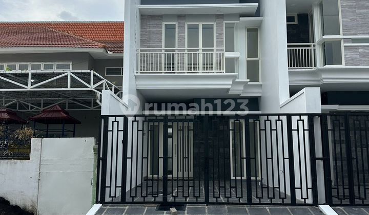 Rumah 2 Lantai Baru Gress Siap Huni Desain Minimalis Modern Dekat Dengan Ubaya Dan Petra Rumah Bagus SHM di Jemursari Rumah 2 Lantai Baru Gress Siap Huni Desain Minimalis Modern Dekat Dengan Ubaya Dan Petra Rumah Bagus SHM di Jemursari