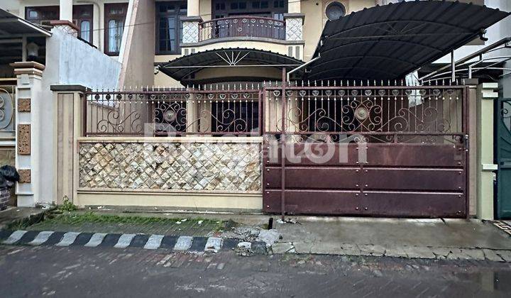 RUMAH 2 LANTAI SIAP HUNI URAH DI BAWAH PASAR DHARMAHUSADA 1