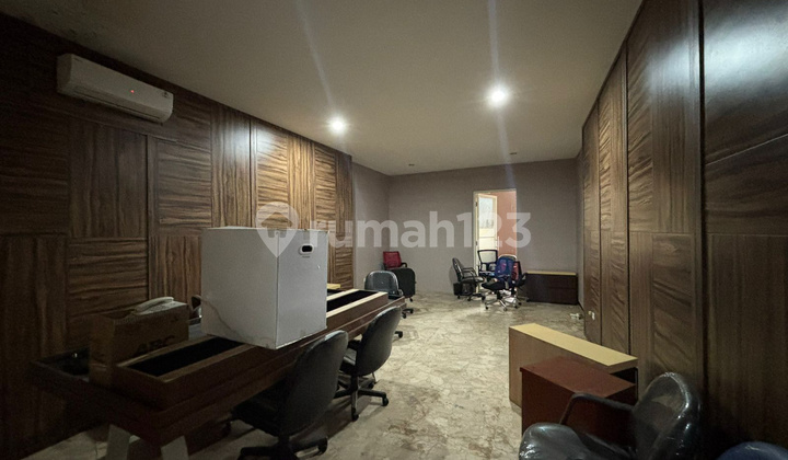 Ruko di Gubeng 90.0 M² Semi Furnished SHM