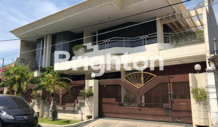 RUMAH MEWAH DAN TERAWAT 2 LT DI DHARMAHUSADA INDAH SURABAYA LOKASI STRATEGIS
