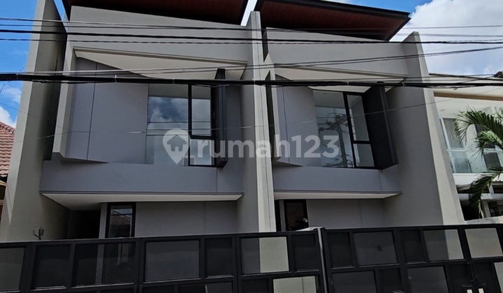 New 2-Story House Ready to Live In Near Airport and UPN