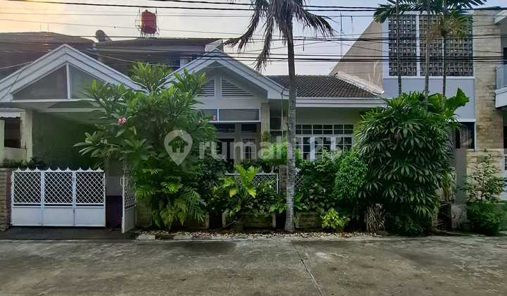 Rumah Asri Dan Cantik Di Cinere Depok Strategis Dekat Tol Rumah Asri Dan Cantik Di Cinere Depok Strategis Dekat Tol